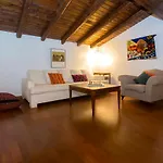 Dafni's Stable Casa de Férias *